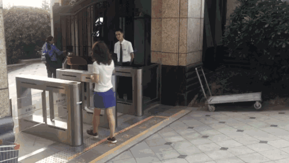 8d6f3f33b50e44c39c45b4d895f88329.gif